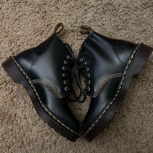 Dr Martens 6 eye 101 vintage Smooth new!